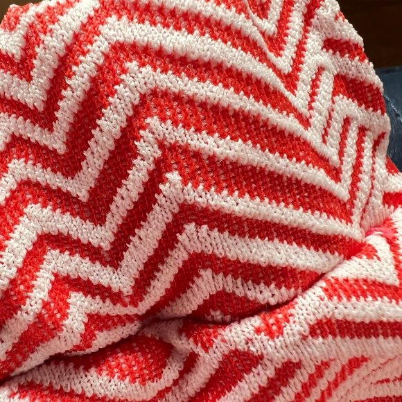 SOLD 1970s polyester red & white chevron high waist wide leg - Picture 4 of 10